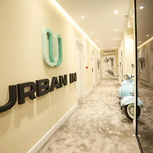 Urbanin & فندق تيرانا