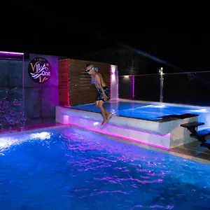 One فندق دراس